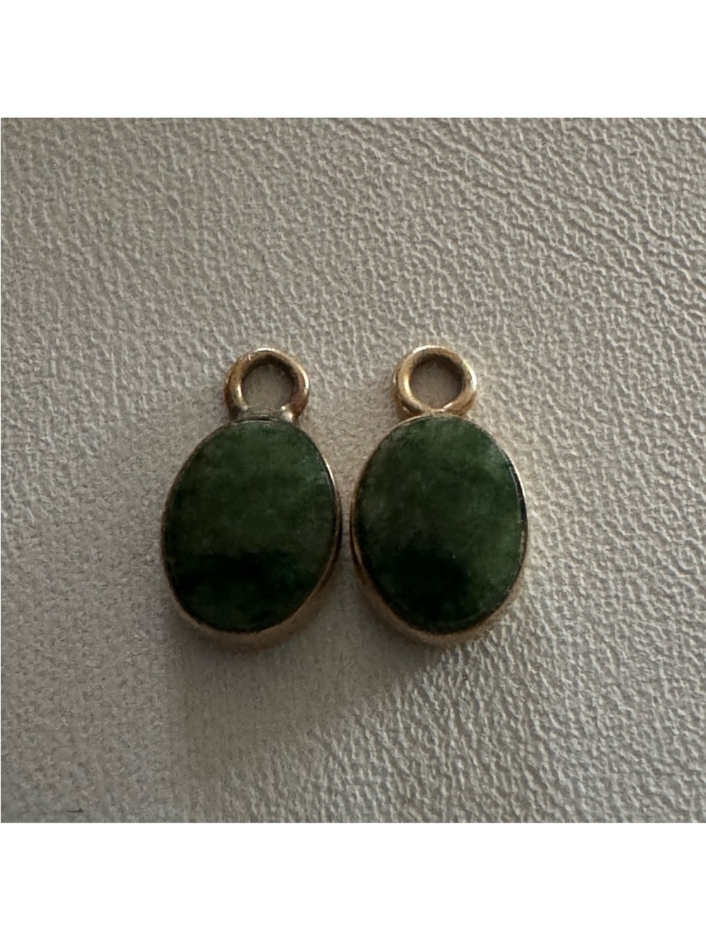 Gorgeous Vintage Set of 2 Jade & 14k Yellow Gold Pendants